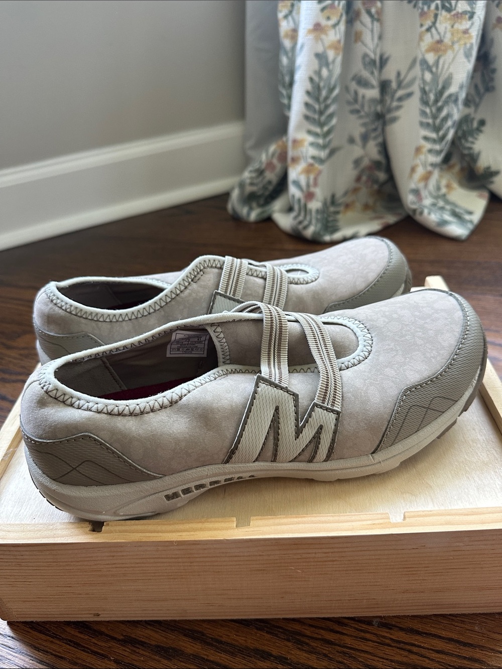 Merrell (size 10)
